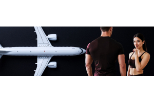 koppel-bij-een-vliegtuig