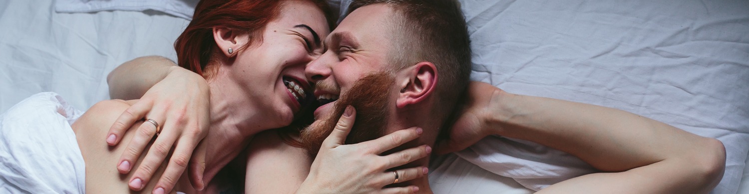 intiem koppel in bed